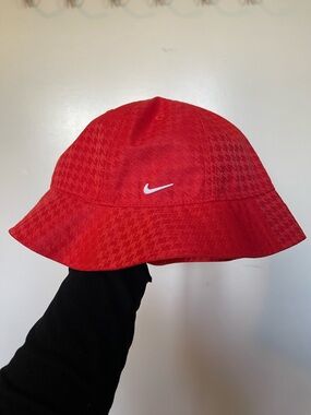 Nike Houndstooth Bucket Hat with White Swoosh